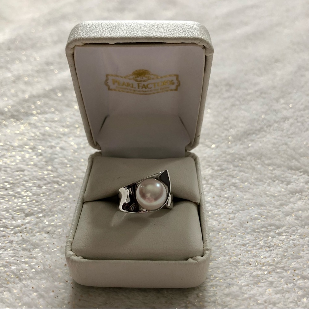 The Pearl Factory Ring